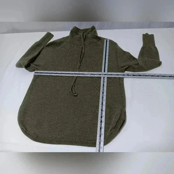 Ladies Cynthia Rowley Extra Fine Merino Wool,Cowl  Neck Sweater. Size M - Picture 4 of 9